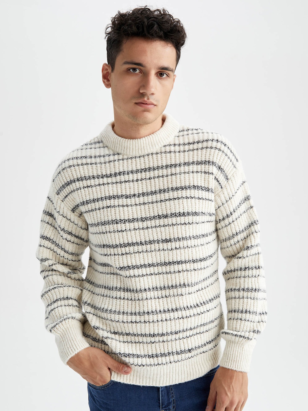 

DeFacto Striped Pullover Sweaters, Off white