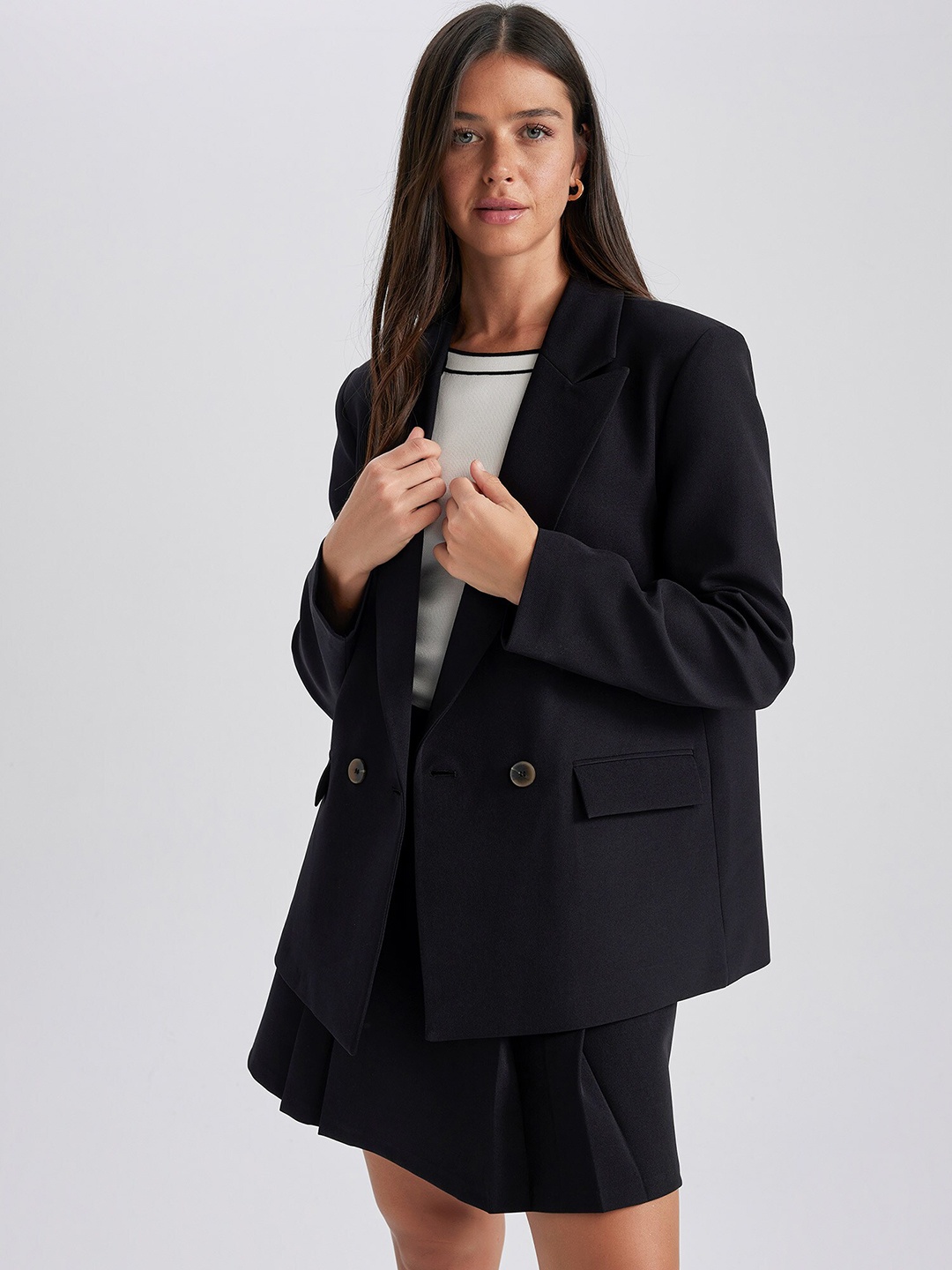 

DeFacto Peaked Lapel Double-Breasted Blazer, Black