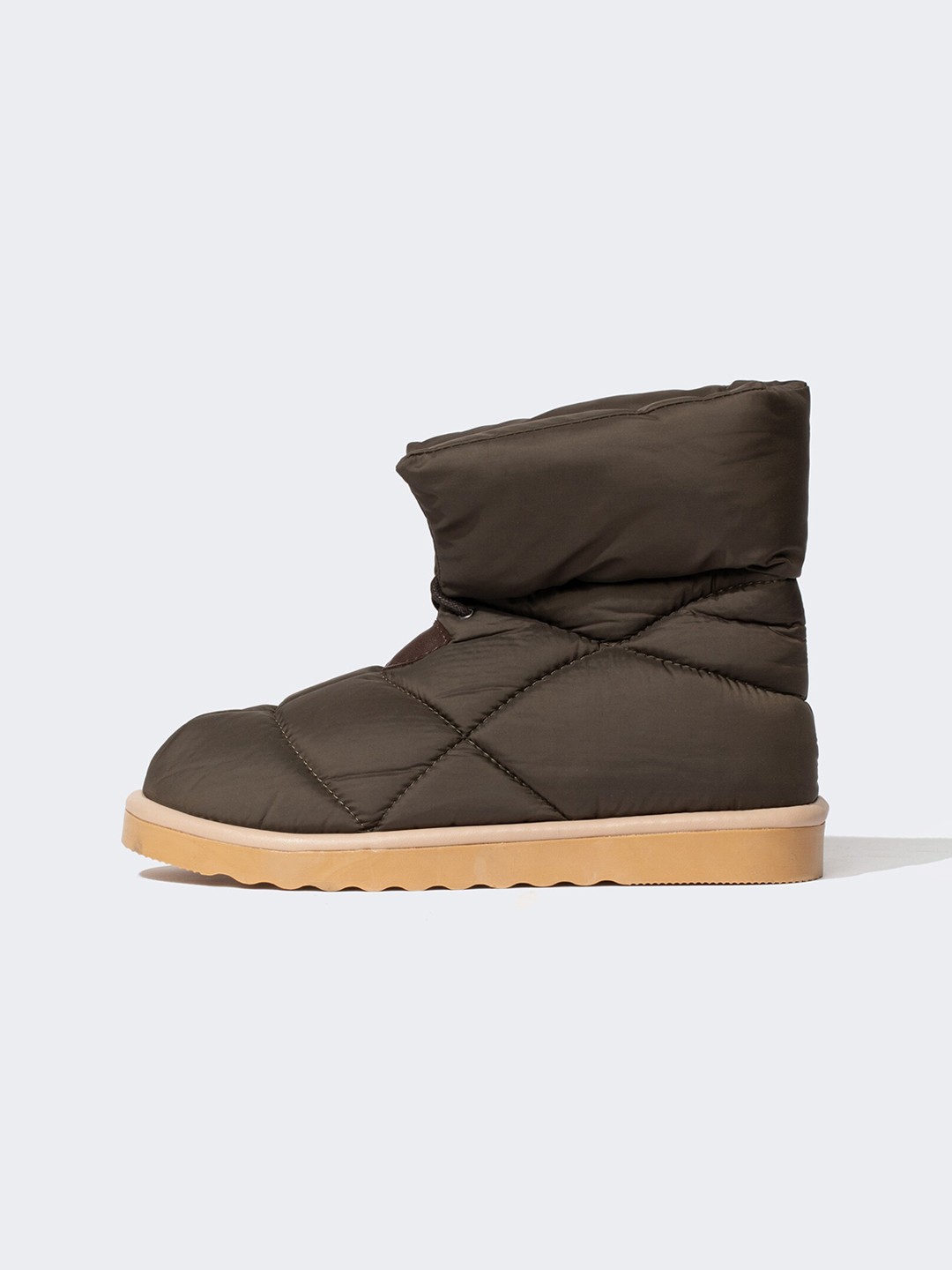 

DeFacto Women Textured Quilted Mid Top Winter Boots, Coffee brown