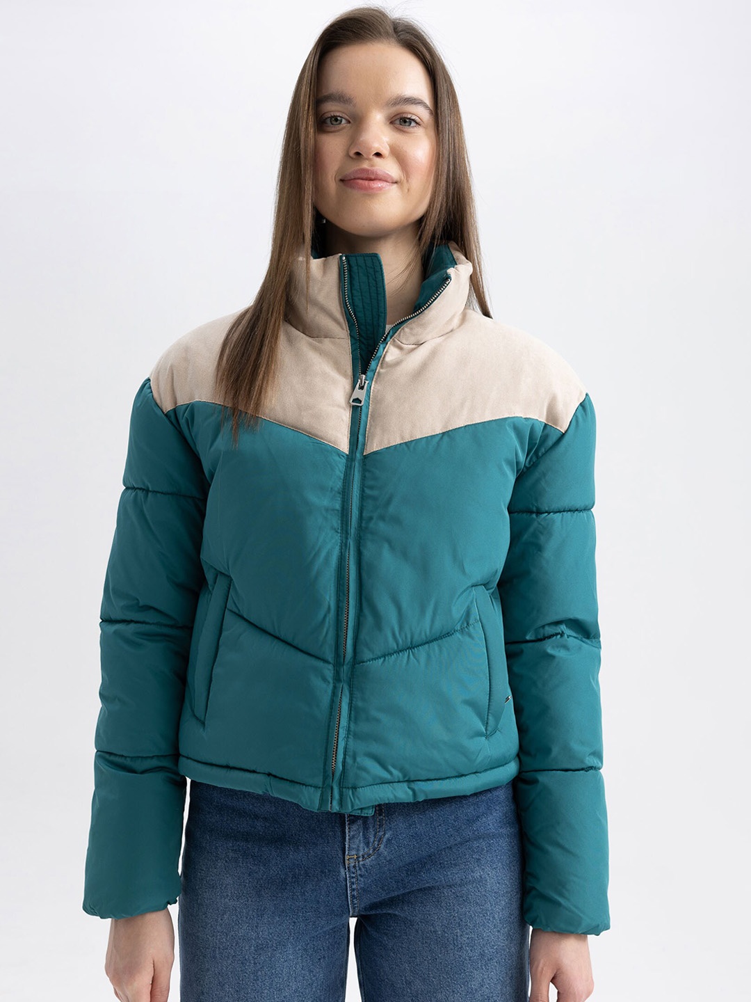 

DeFacto Colourblocked Crop Puffer Jacket, Green