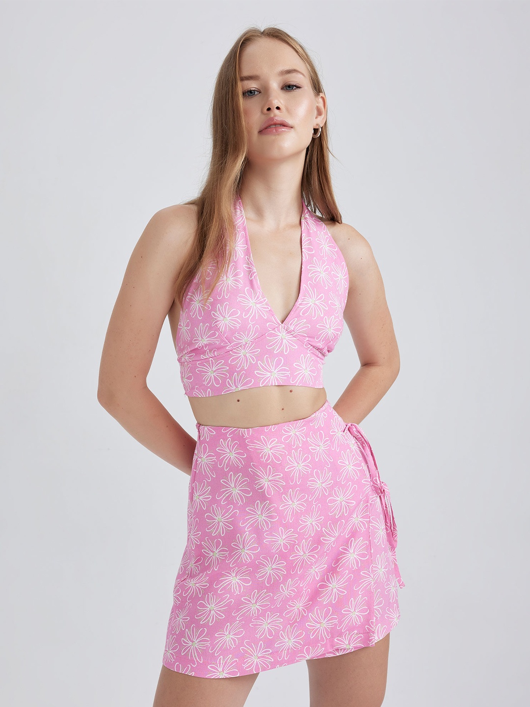 

DeFacto Floral Printed A-Line Mini Tie-Ups Skirts, Pink