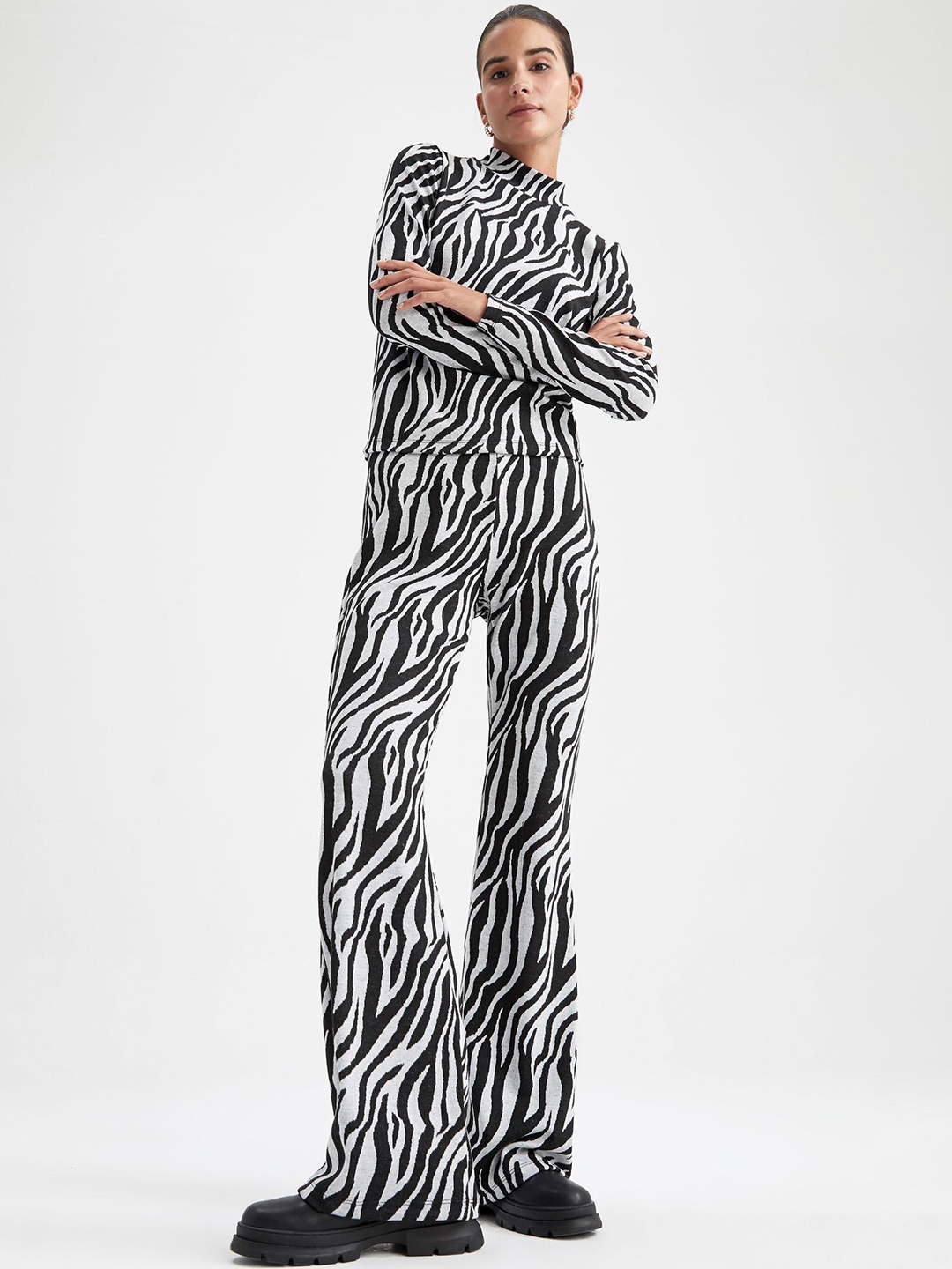 

DeFacto Women Animal Printed Regular Trousers, White