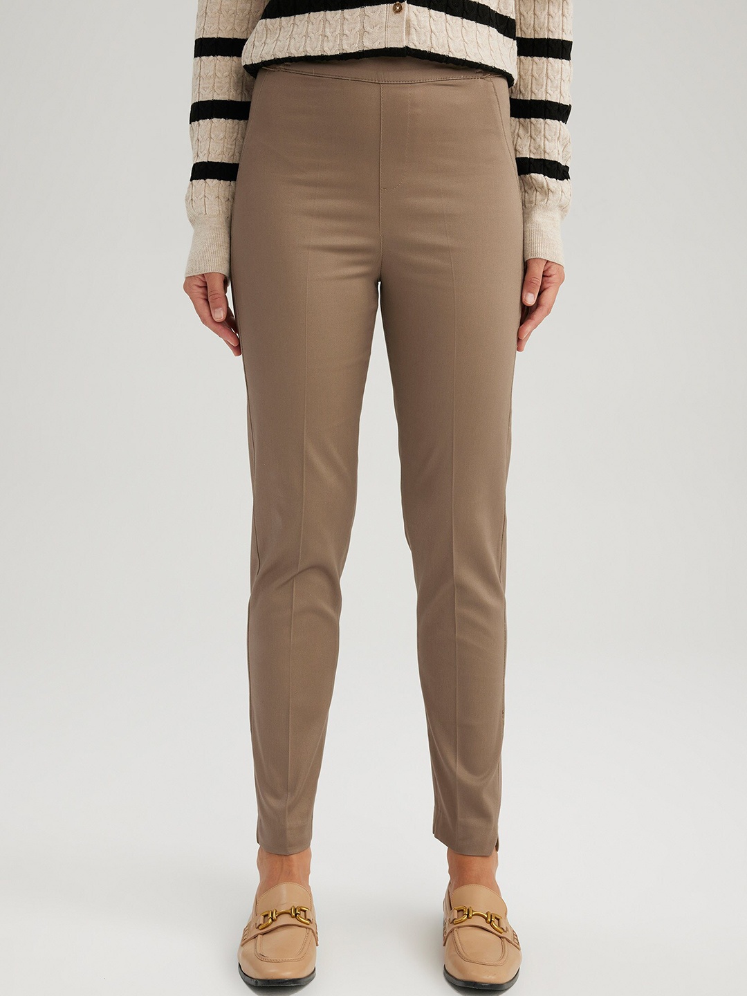 

DeFacto Women Plain Flat-Front Mid-Rise Trousers, Khaki