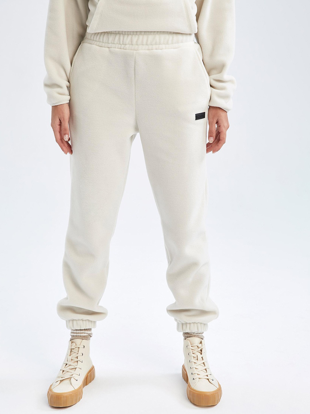 

DeFacto Women Mid Rise Joggers, Off white