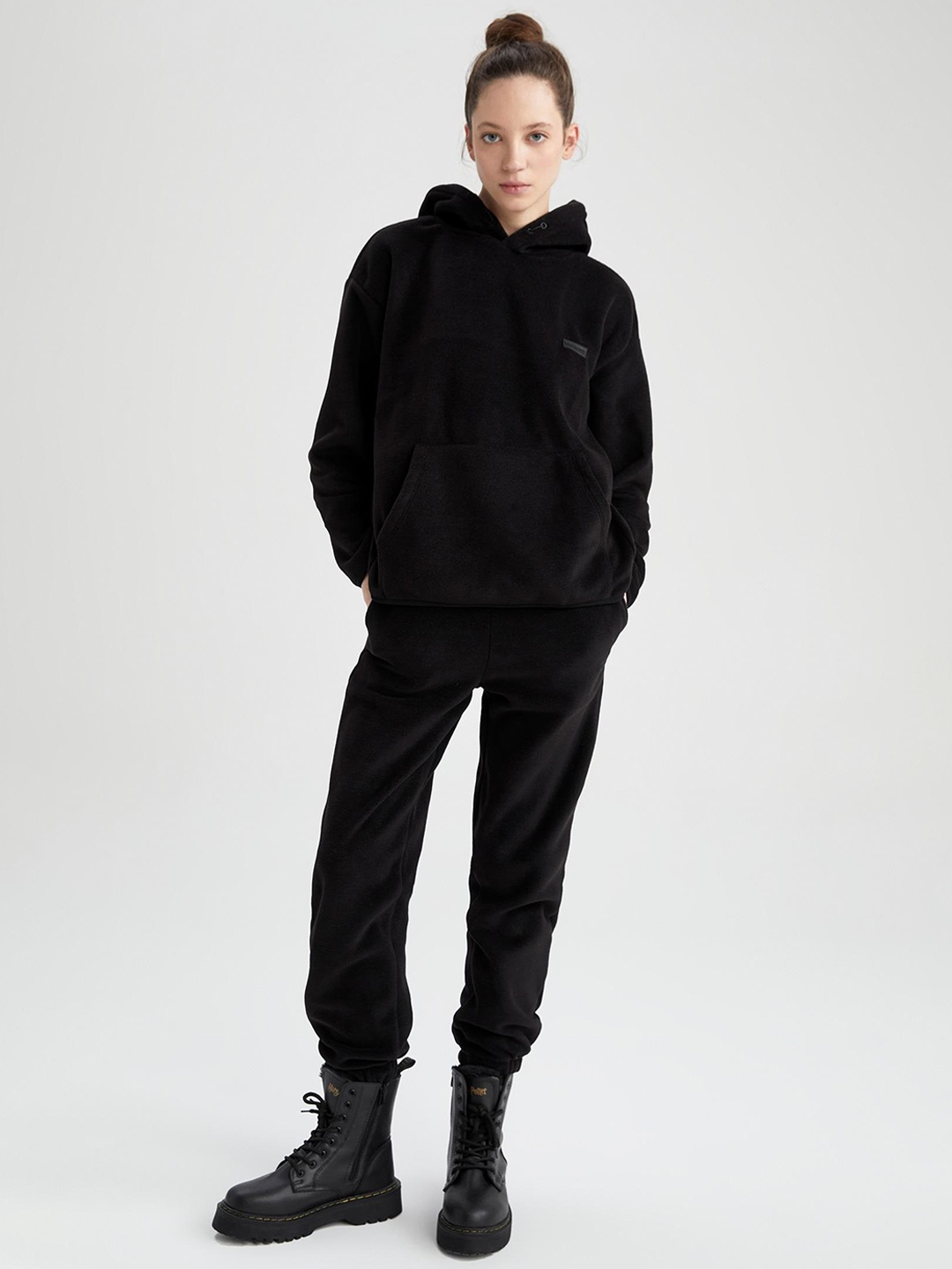 

DeFacto Women Joggers Trousers, Black