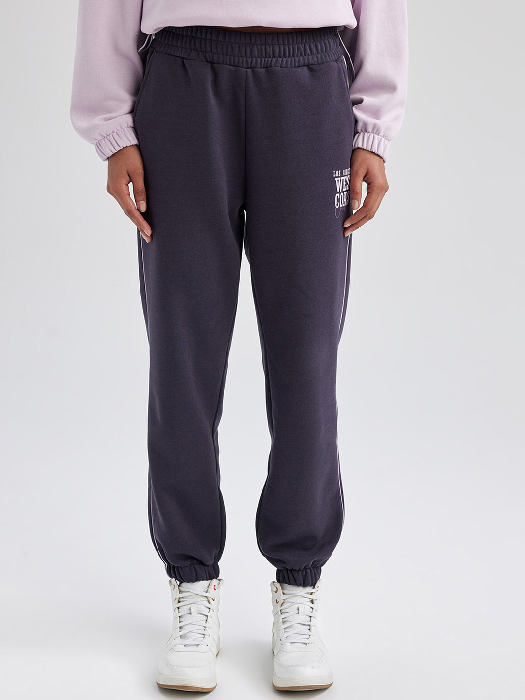 

DeFacto Women Mid Rise Joggers, Purple