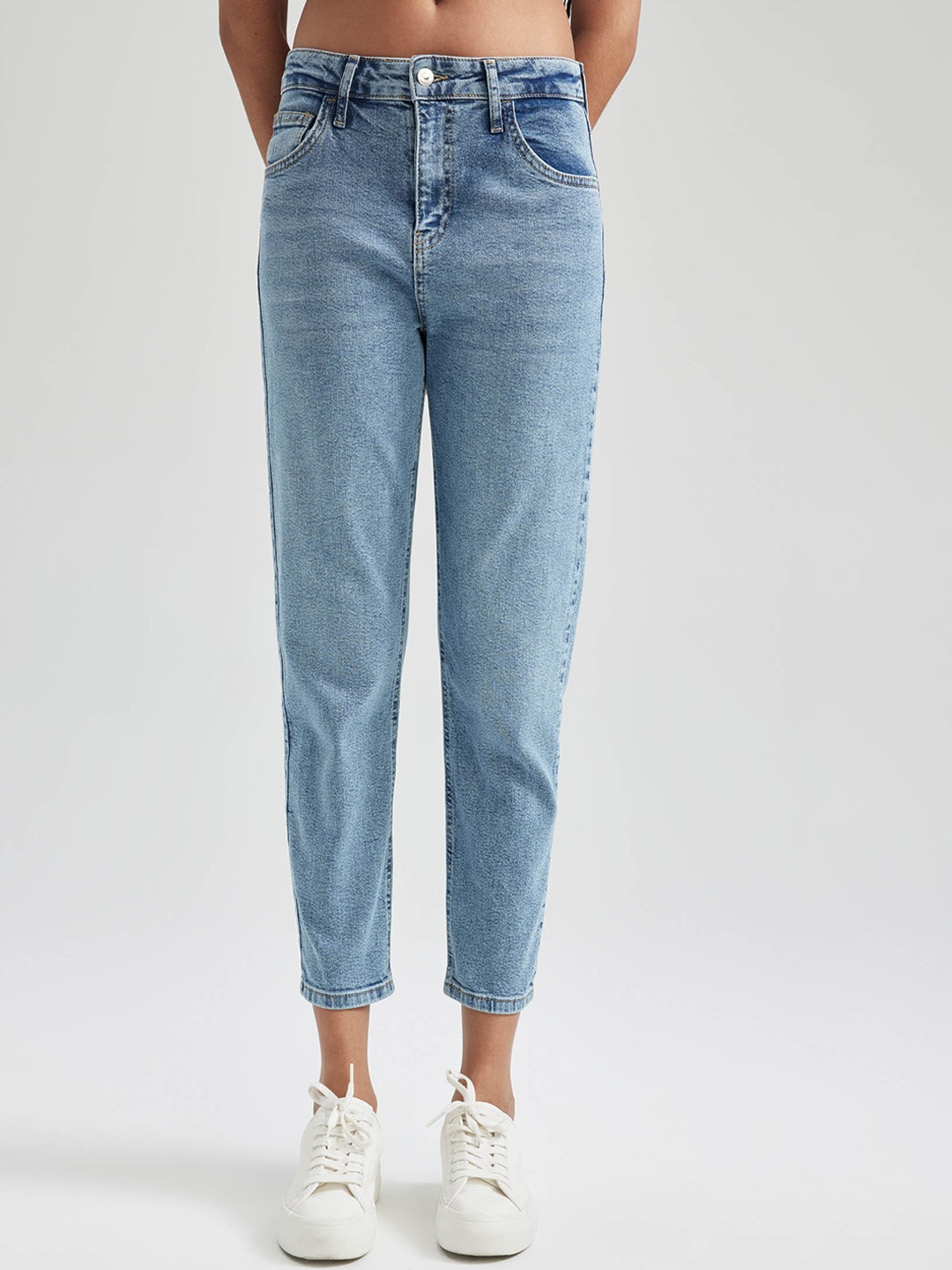 

DeFacto Women Slim Fit Light Fade Clean Look Stretchable Trousers, Blue