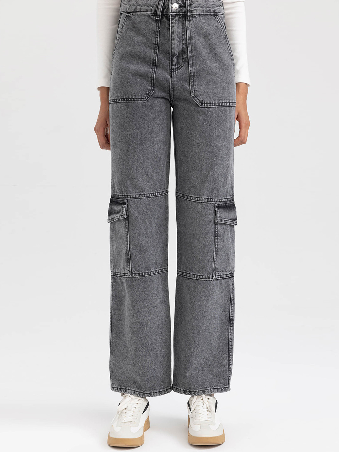 

DeFacto Women Flared Medium Shade Clean Look Pure Cotton Cargos, Grey