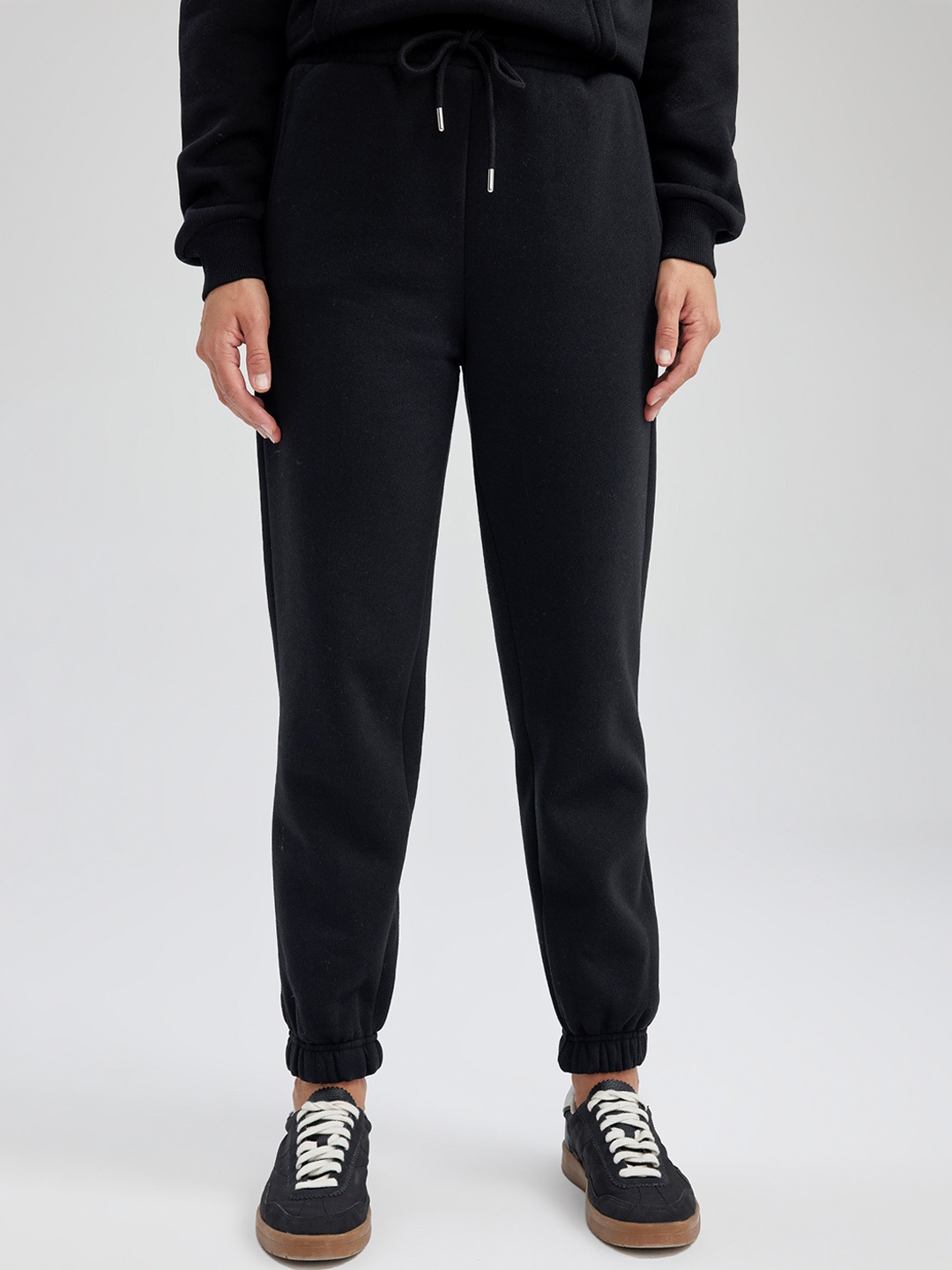 

DeFacto Women Regular Fit Joggers, Black