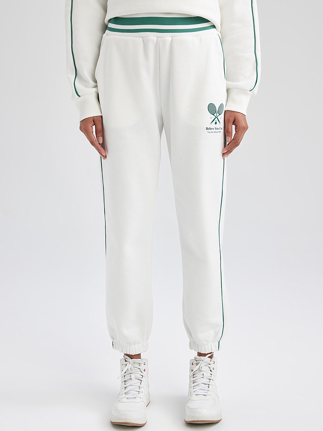 

DeFacto Women Joggers Trousers, Na