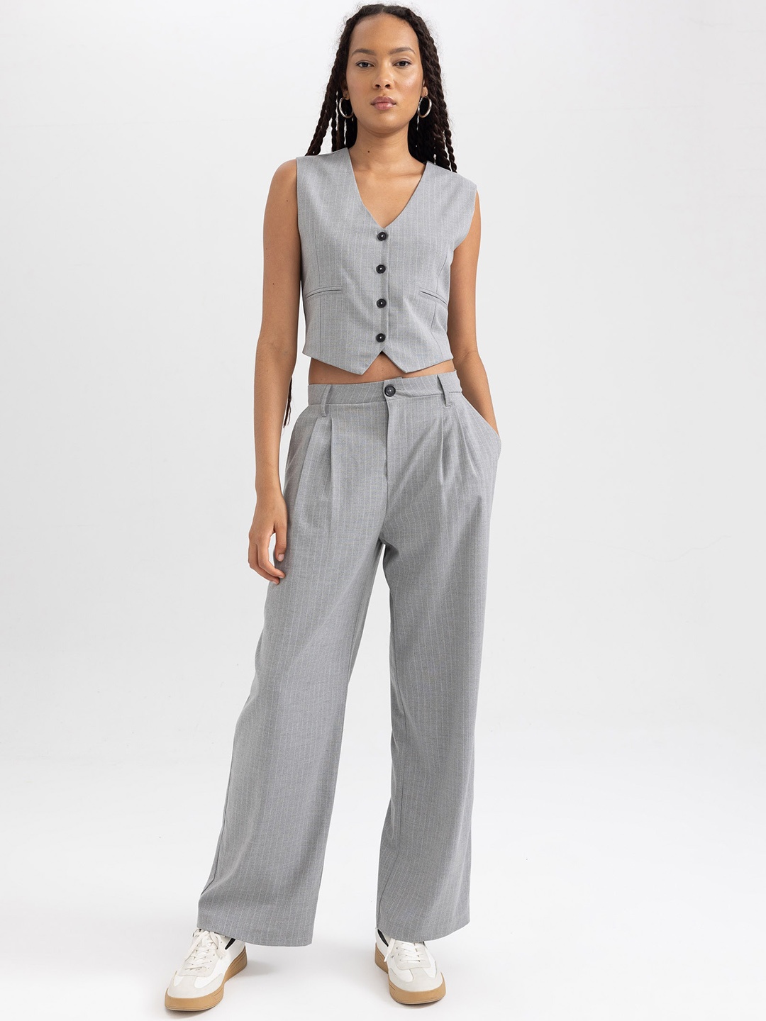 

DeFacto Women Mid-Rise Regular Fit Pleated Trousers, Grey