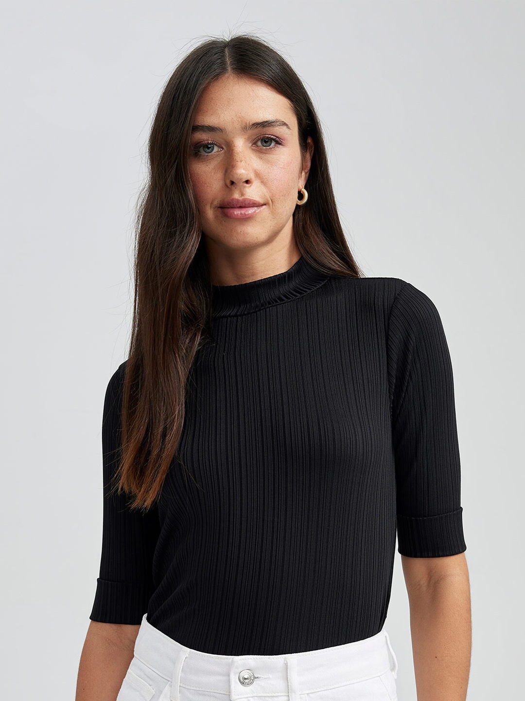 

DeFacto Round Neck T-Shirt, Black