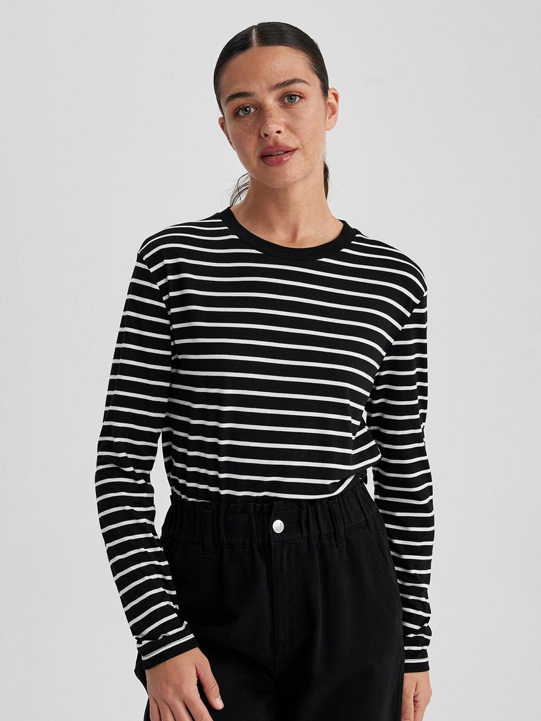 

DeFacto Striped Monochrome Pockets T-shirt, Black