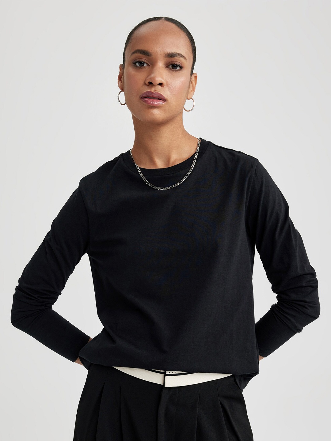 

DeFacto Round Neck Knitted Pure Cotton T-shirt, Black