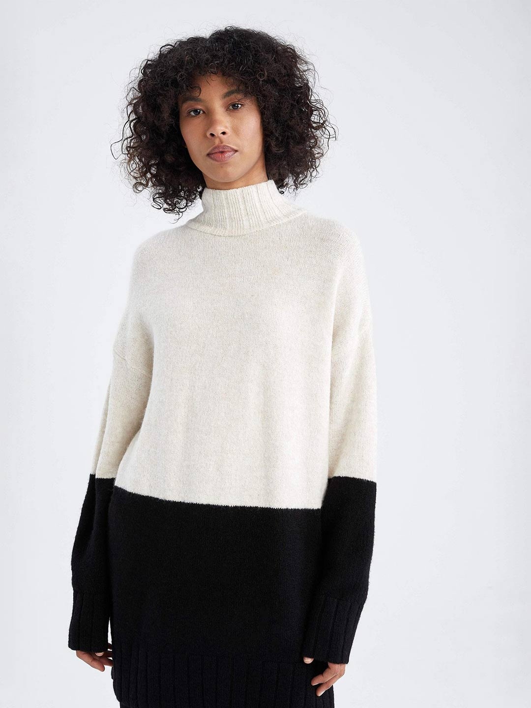 

DeFacto Women Colourblocked Sweatshirt, White