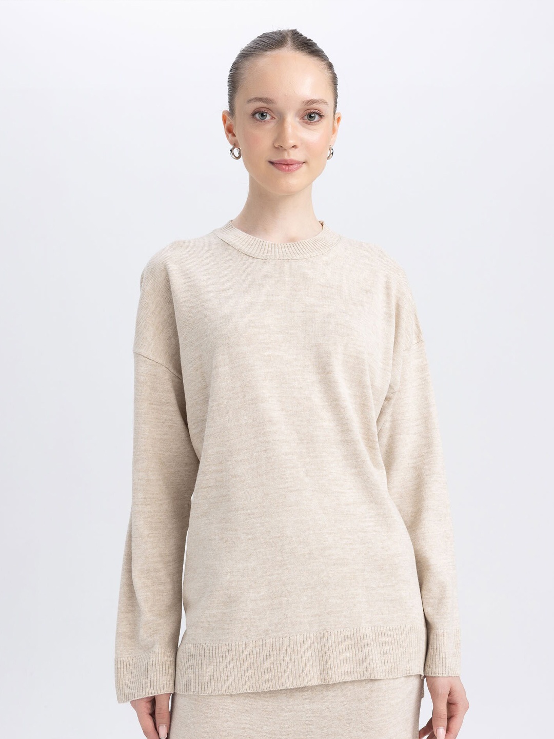 

DeFacto Round Neck Acrylic Pullover Sweater, Off white
