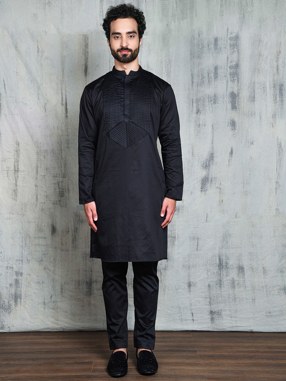 

Be Desi Mandarin Collar Regular Kurta with Pyjamas, Black