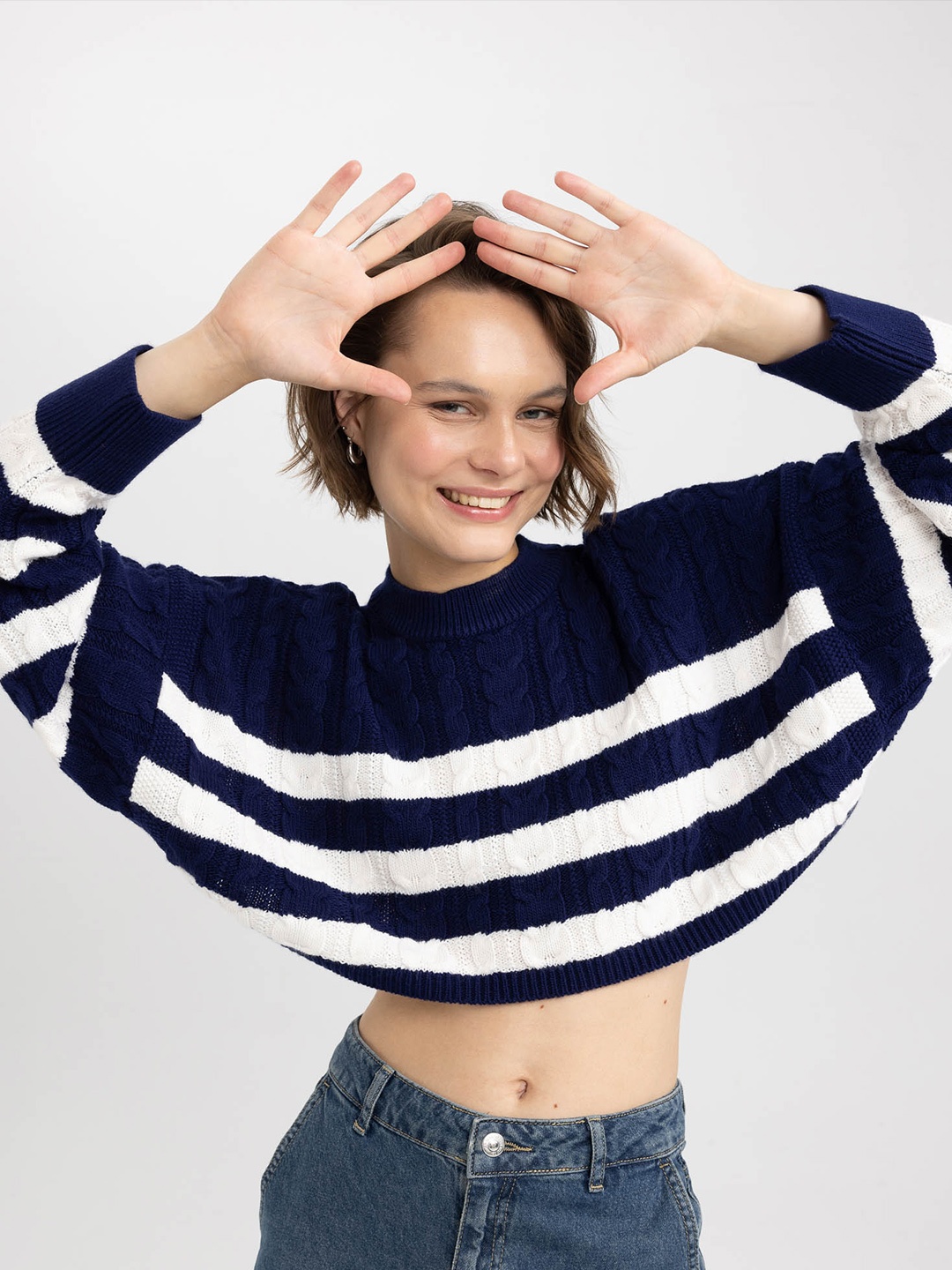 

DeFacto Striped Crop Pullover, Black