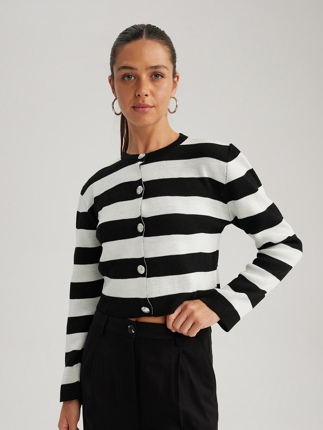 

DeFacto Striped Acrylic Cardigan Sweater, Black
