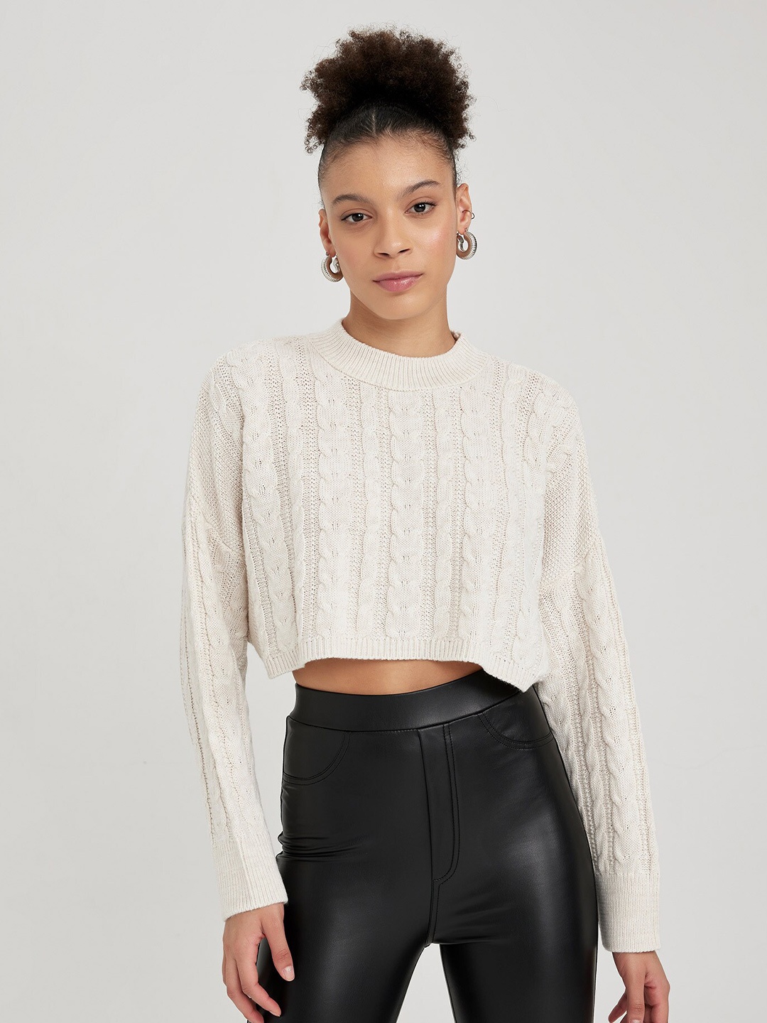 

DeFacto Self Design Cable Knit Ribbed Knitted Crop Acrylic Pullover, White