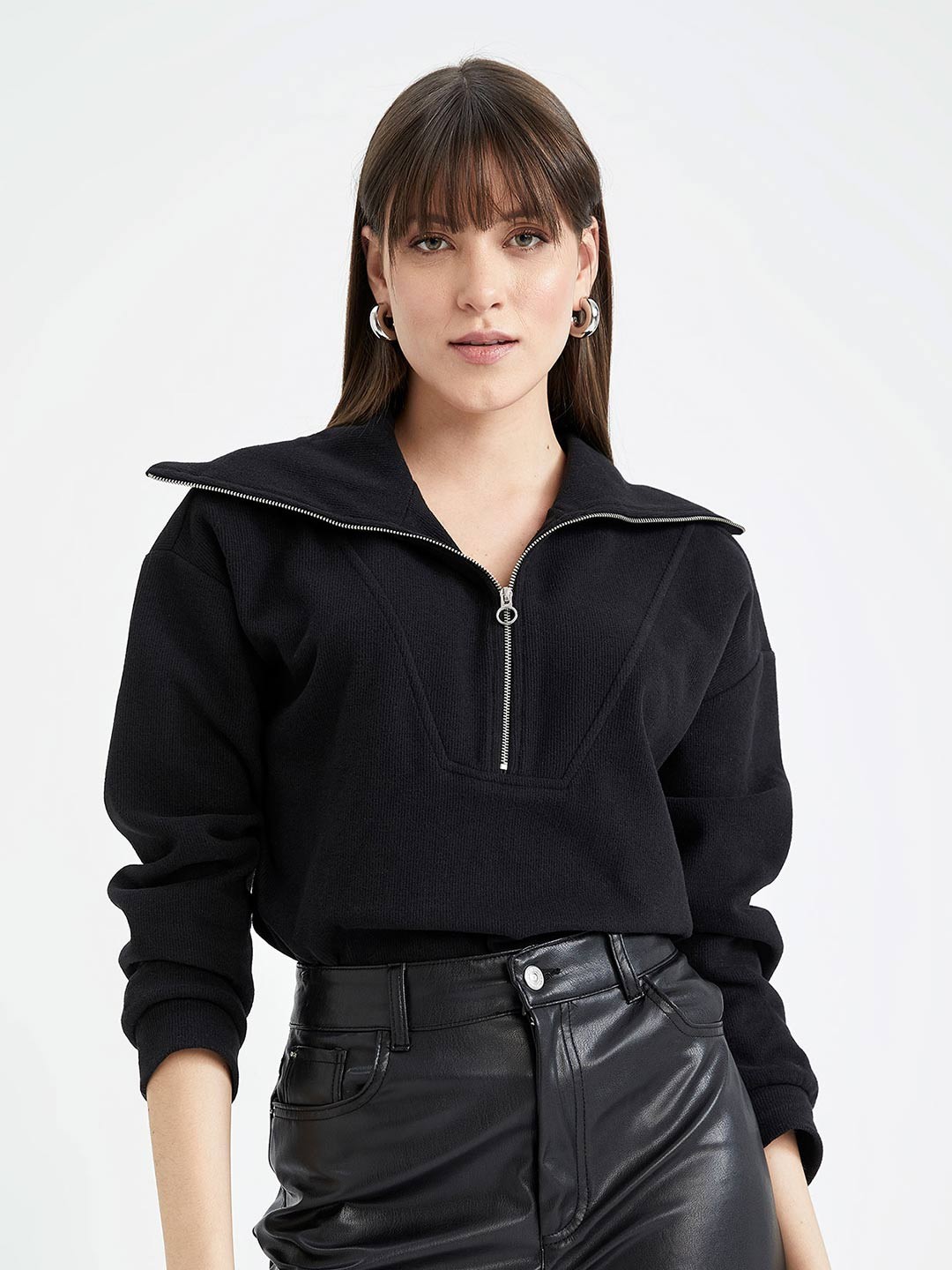 

DeFacto Shirt Collar Half Zipper Pullover, Black