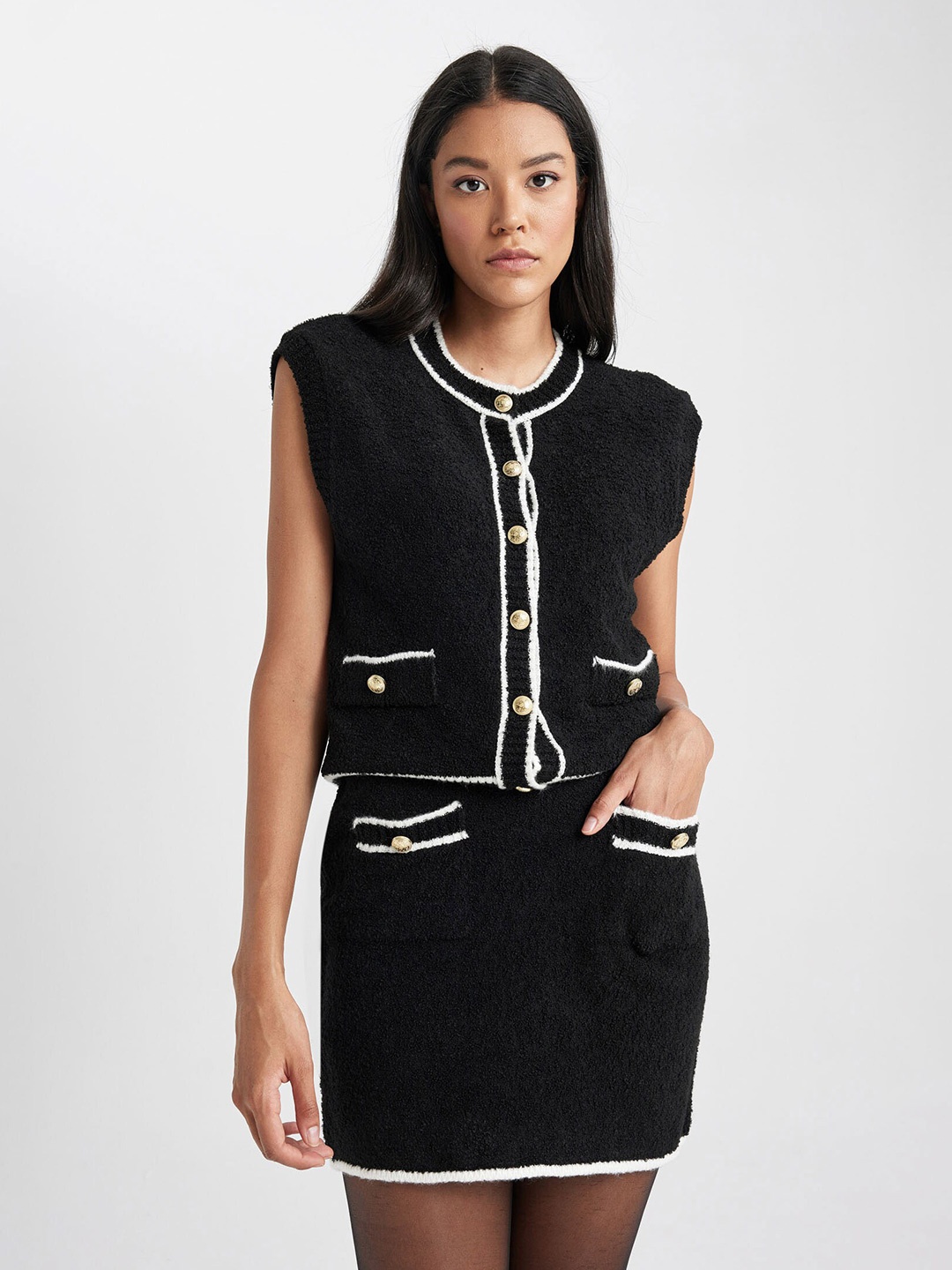 

DeFacto Self Designed Sleeveless Acrylic Cardigan, Black