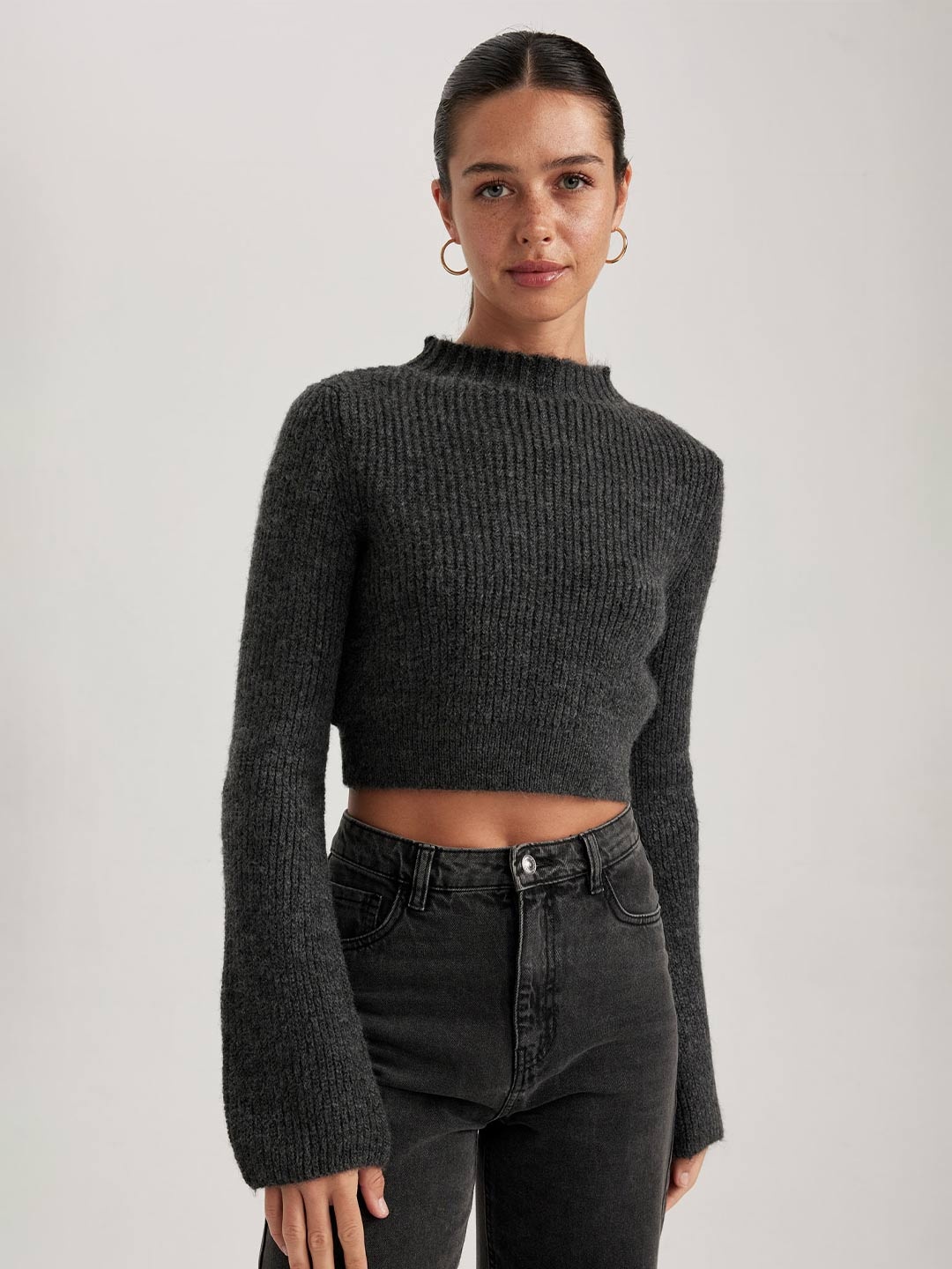 

DeFacto Ribbed Mock Collar Crop Pullover Sweater, Grey