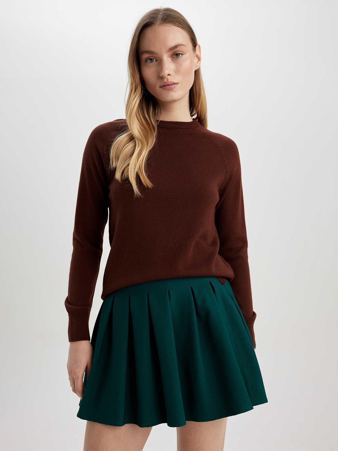 

DeFacto Round Neck Crop Acrylic Pullover Sweaters, Maroon