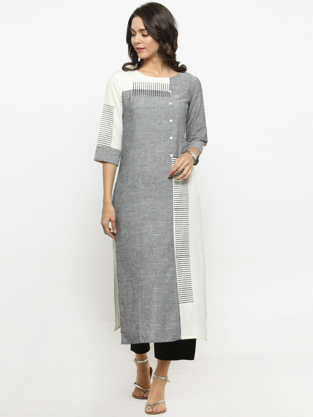 

Varanga Women Grey & White Printed Straight Kurta