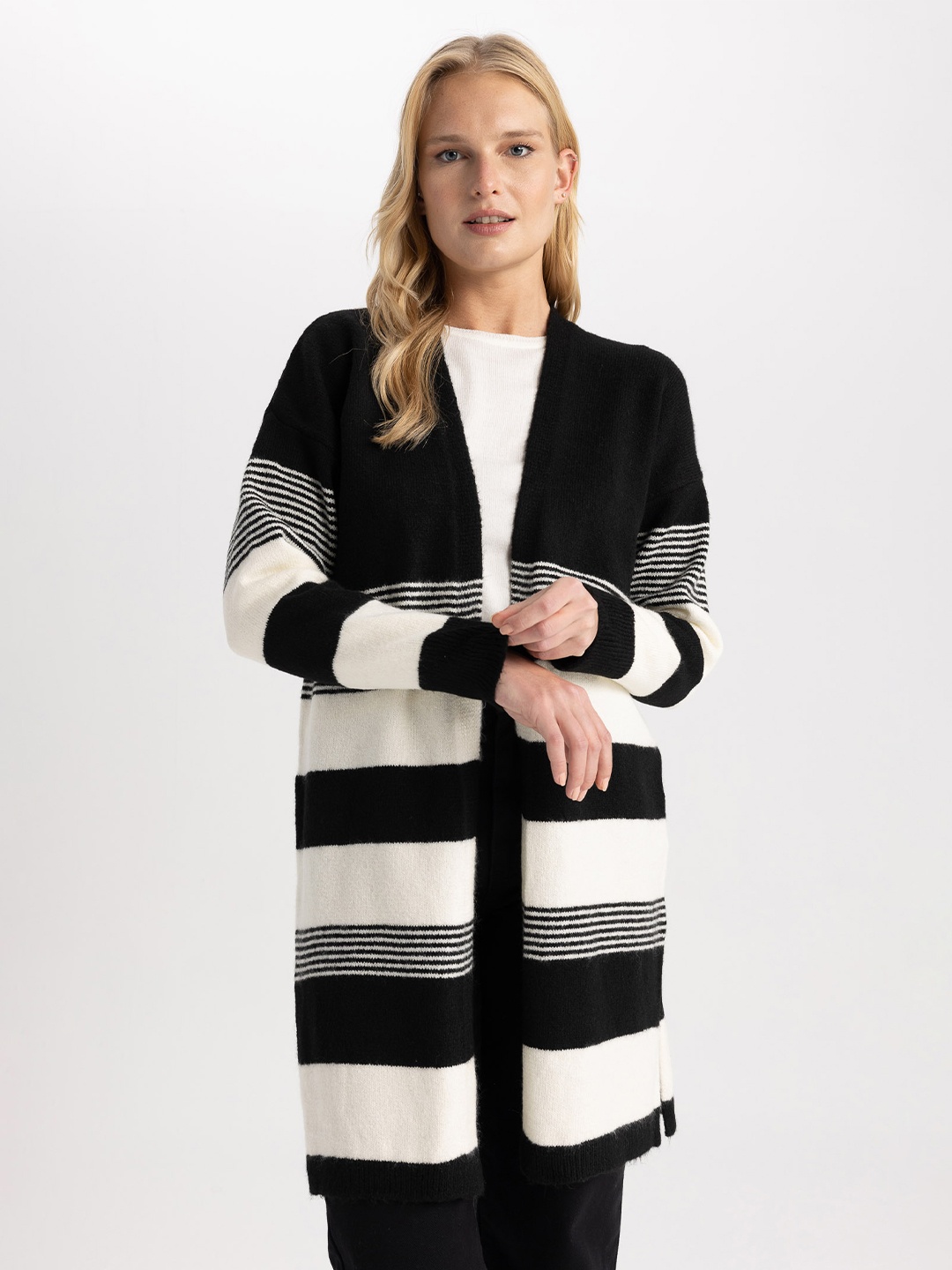 

DeFacto Striped V-Neck Longline Front-Open Sweater, Black