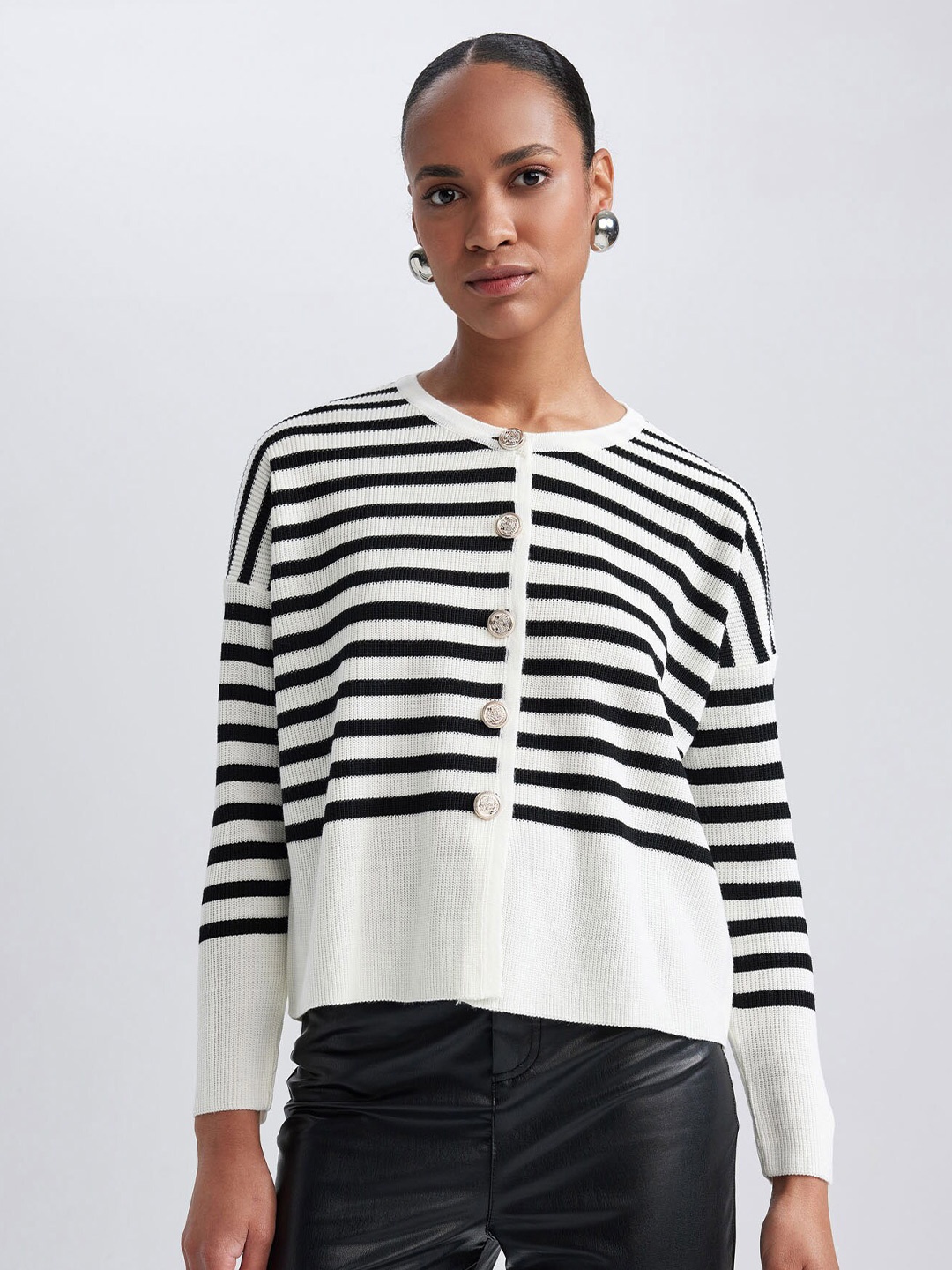 

DeFacto Horizontal Striped Acrylic Cardigan, Black