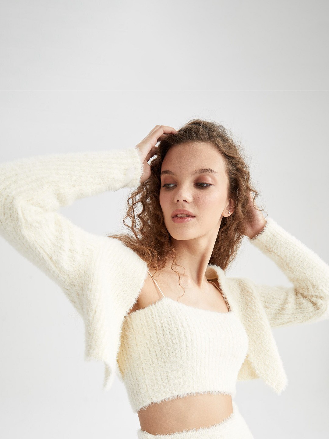 

DeFacto Long Sleeves Fuzzy Ribbed Crop Front-Open Sweaters, Off white