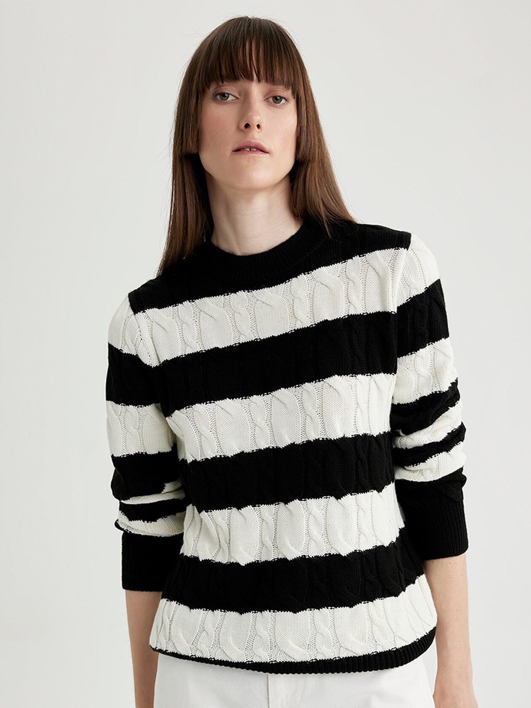 

DeFacto Striped Long Sleeves Acrylic Pullover, Black