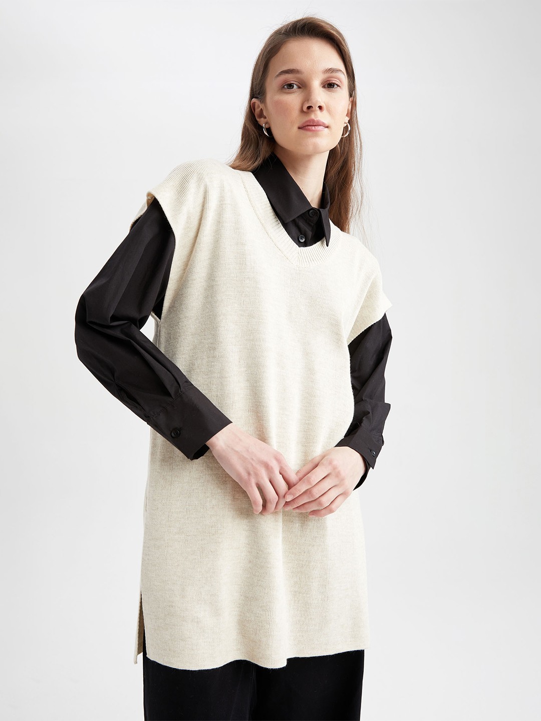 

DeFacto V-Neck Longline Sweater Vest, White
