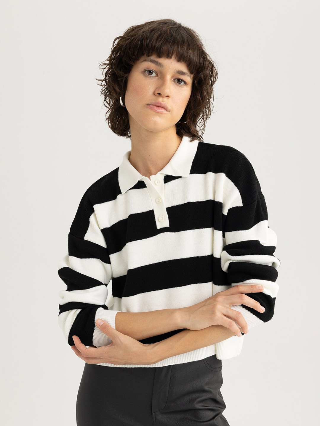 

DeFacto Striped Crop Pullover, Black