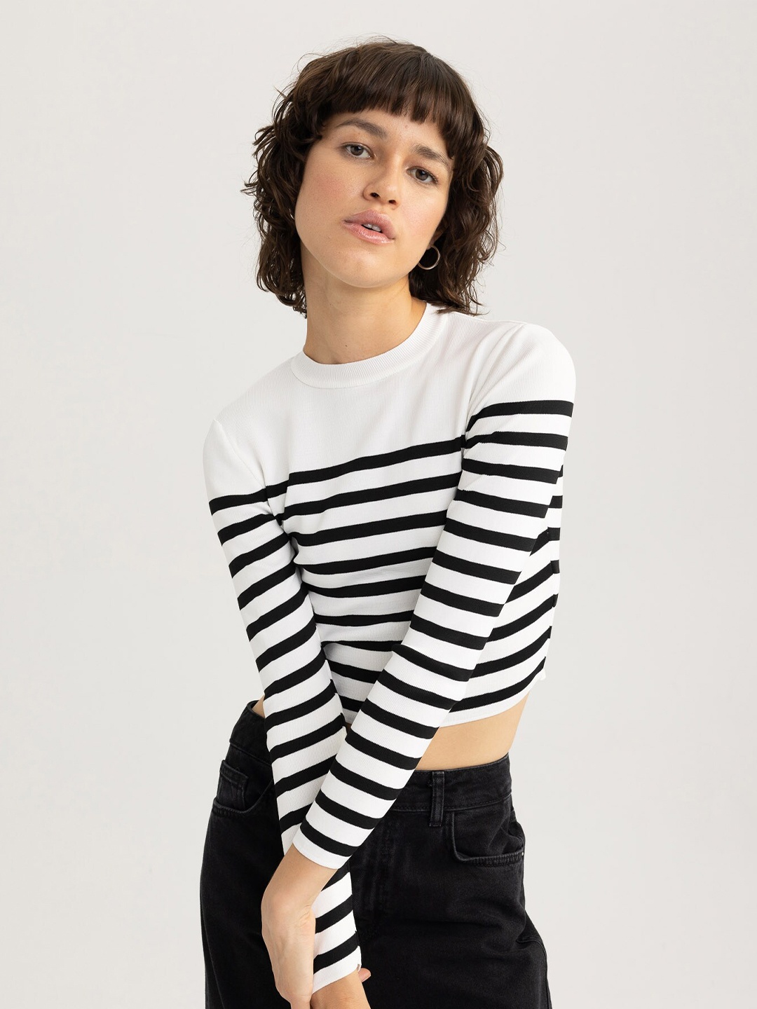 

DeFacto Striped Long Sleeves Cropped Pullover, White