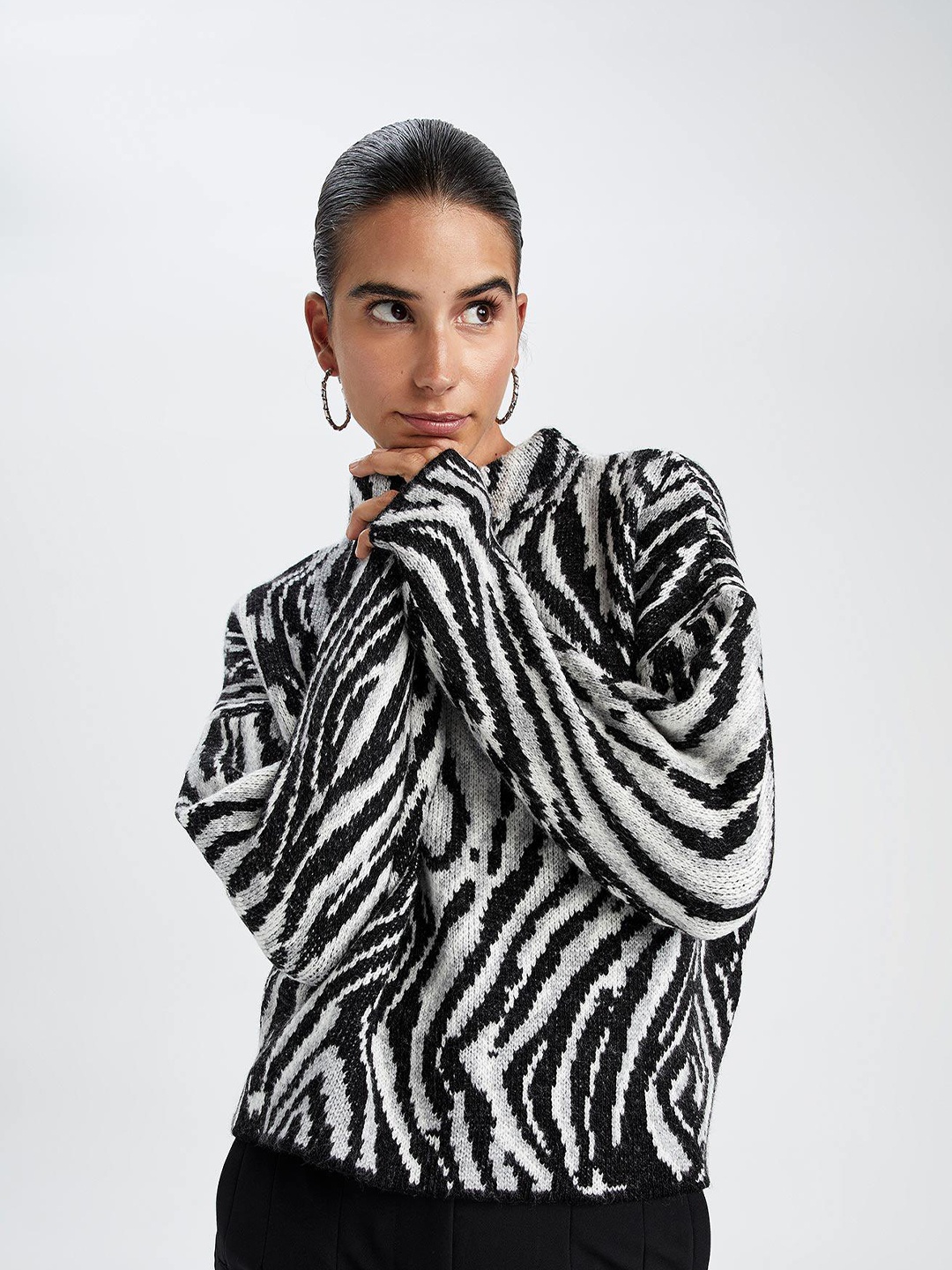 

DeFacto Animal Printed Pullover, Black