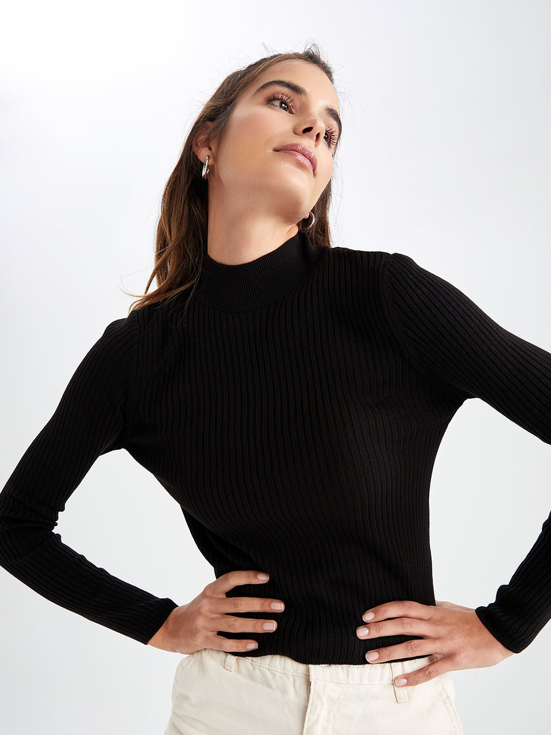 

DeFacto Round Neck Acrylic Ribbed Pullover, Black