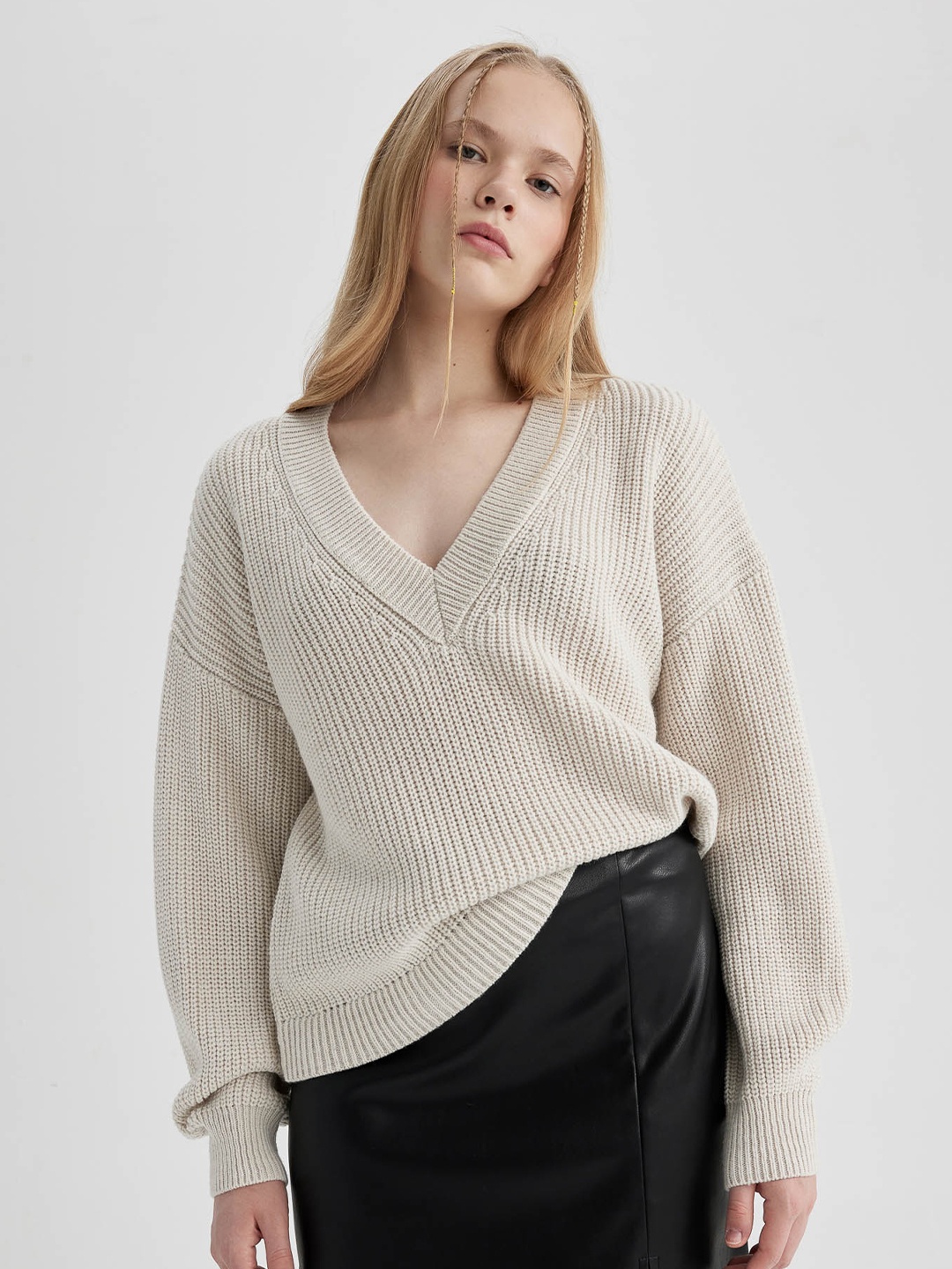 

DeFacto V-Neck Ribbed Pullover, Cream