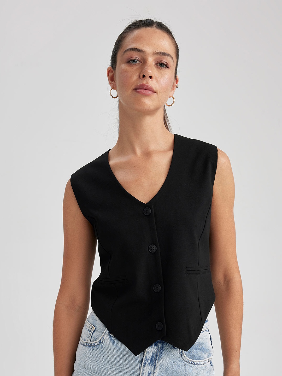 

DeFacto V-Neck Sleeveless Crop Top, Black