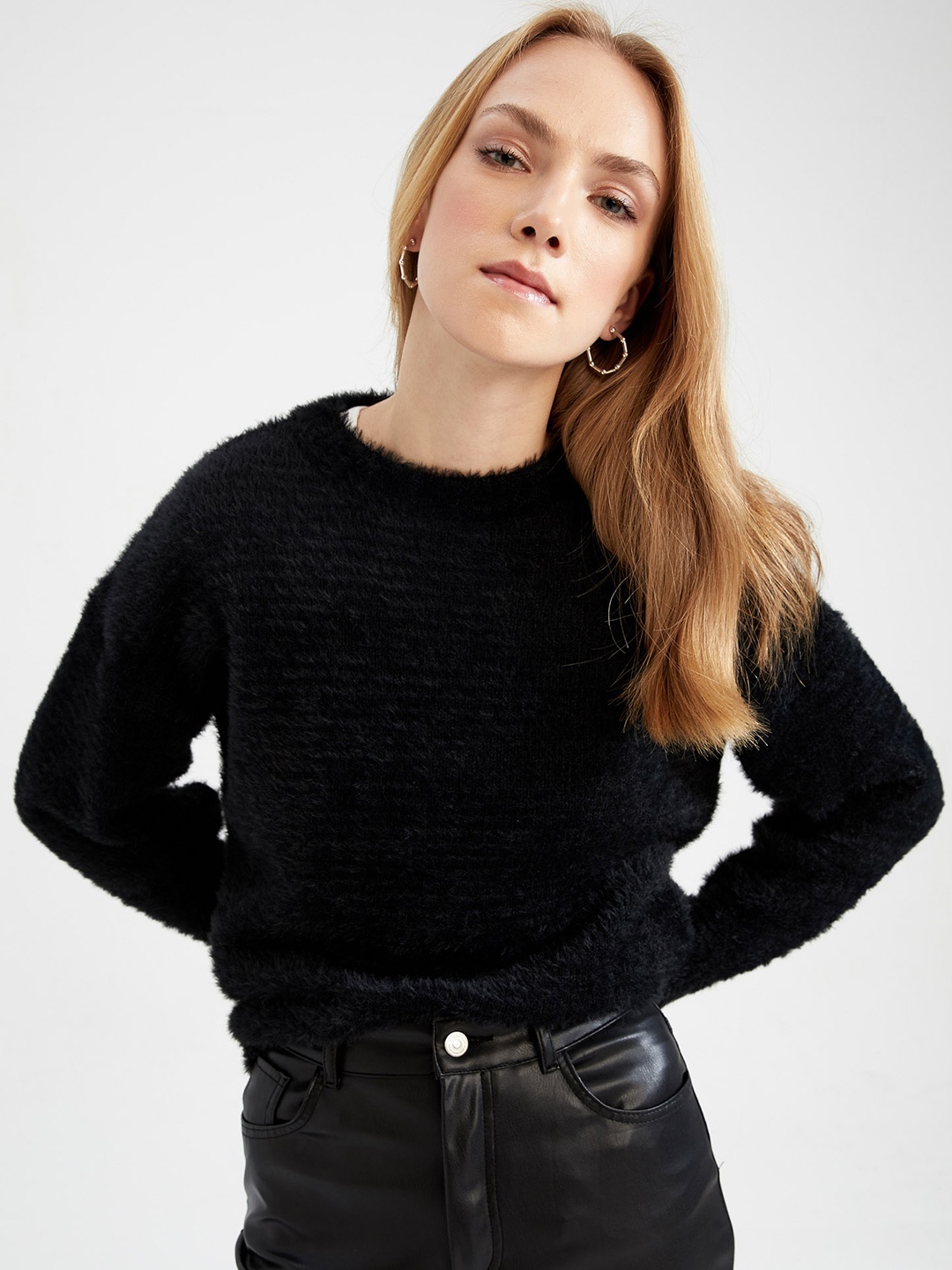 

DeFacto Round Neck Pullover, Black