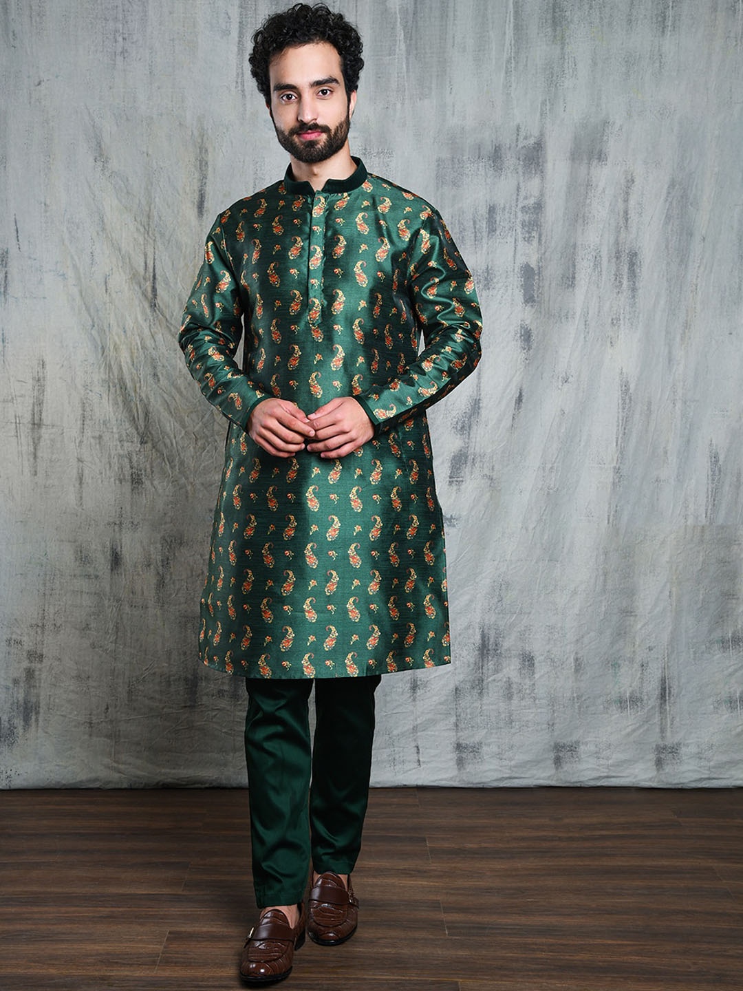 

Be Desi Paisley Printed Long Sleeves Dupion Silk Kurta, Green