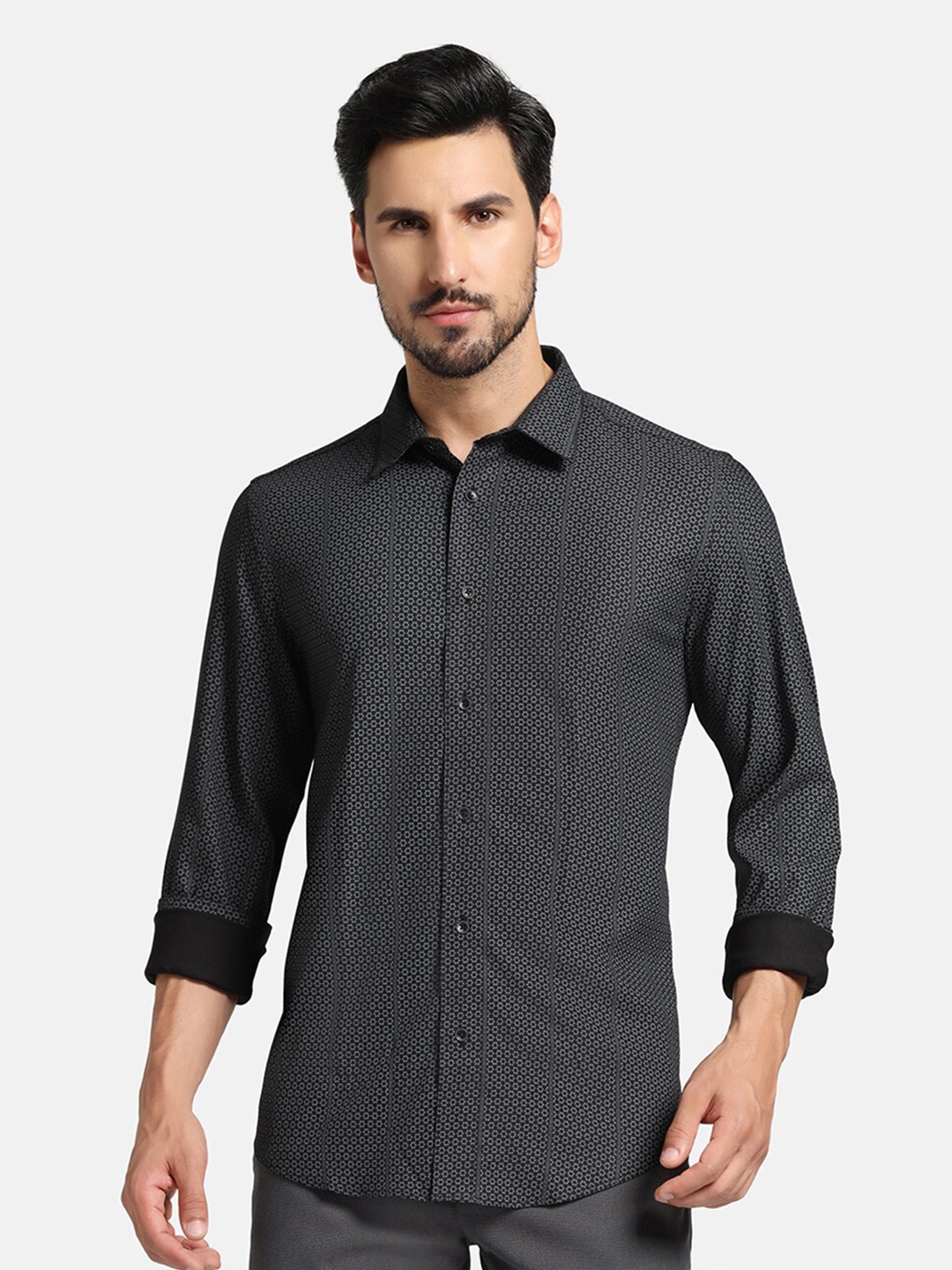 

Blackberrys Geometric Printed Straight Slim Fit Opaque Casual Shirt, Black