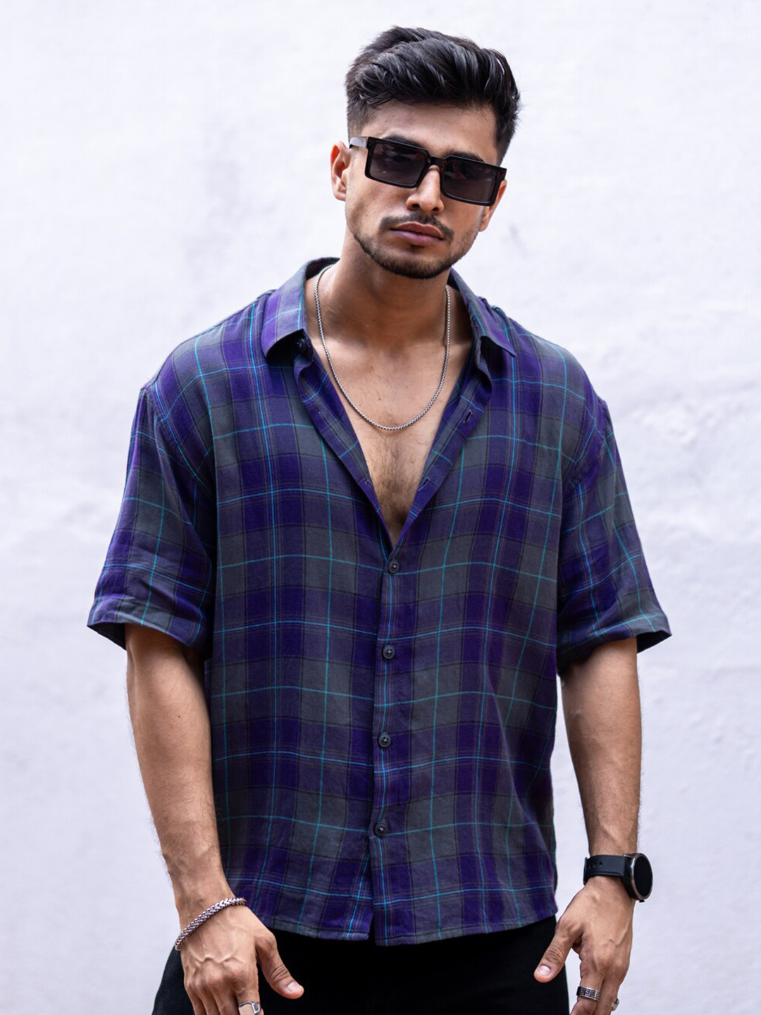 

Powerlook India Slim Checked Cotton Casual Shirt, Navy blue