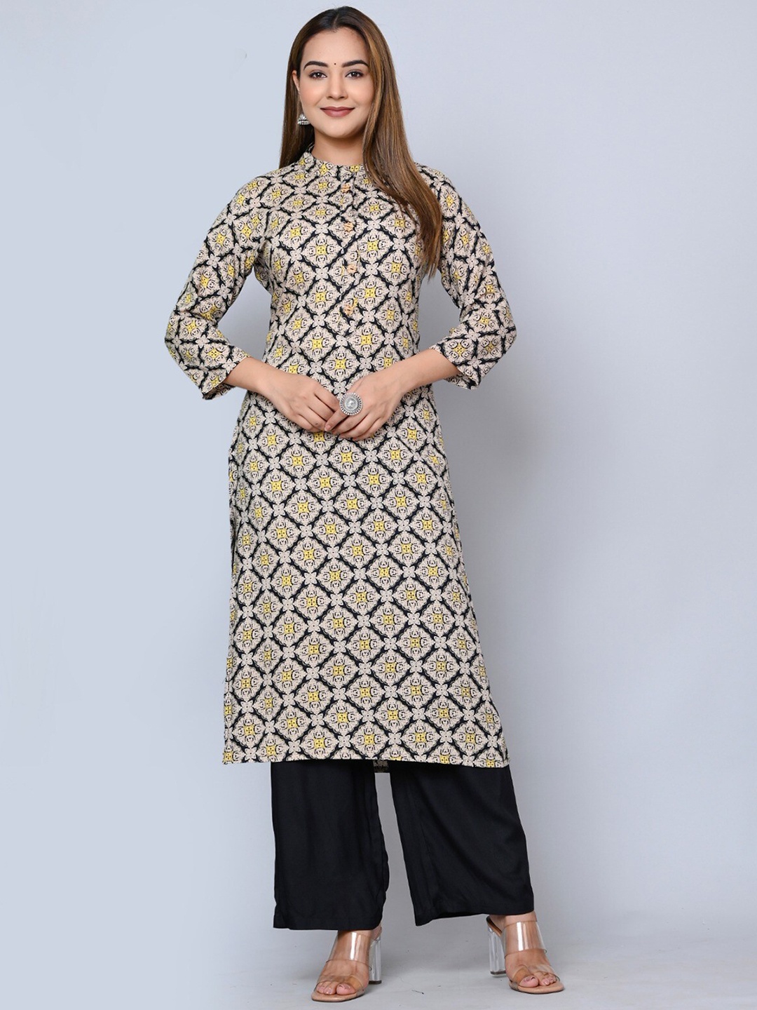 

MAUKA Geometric Printed Regular Kurta with Palazzos, Cream