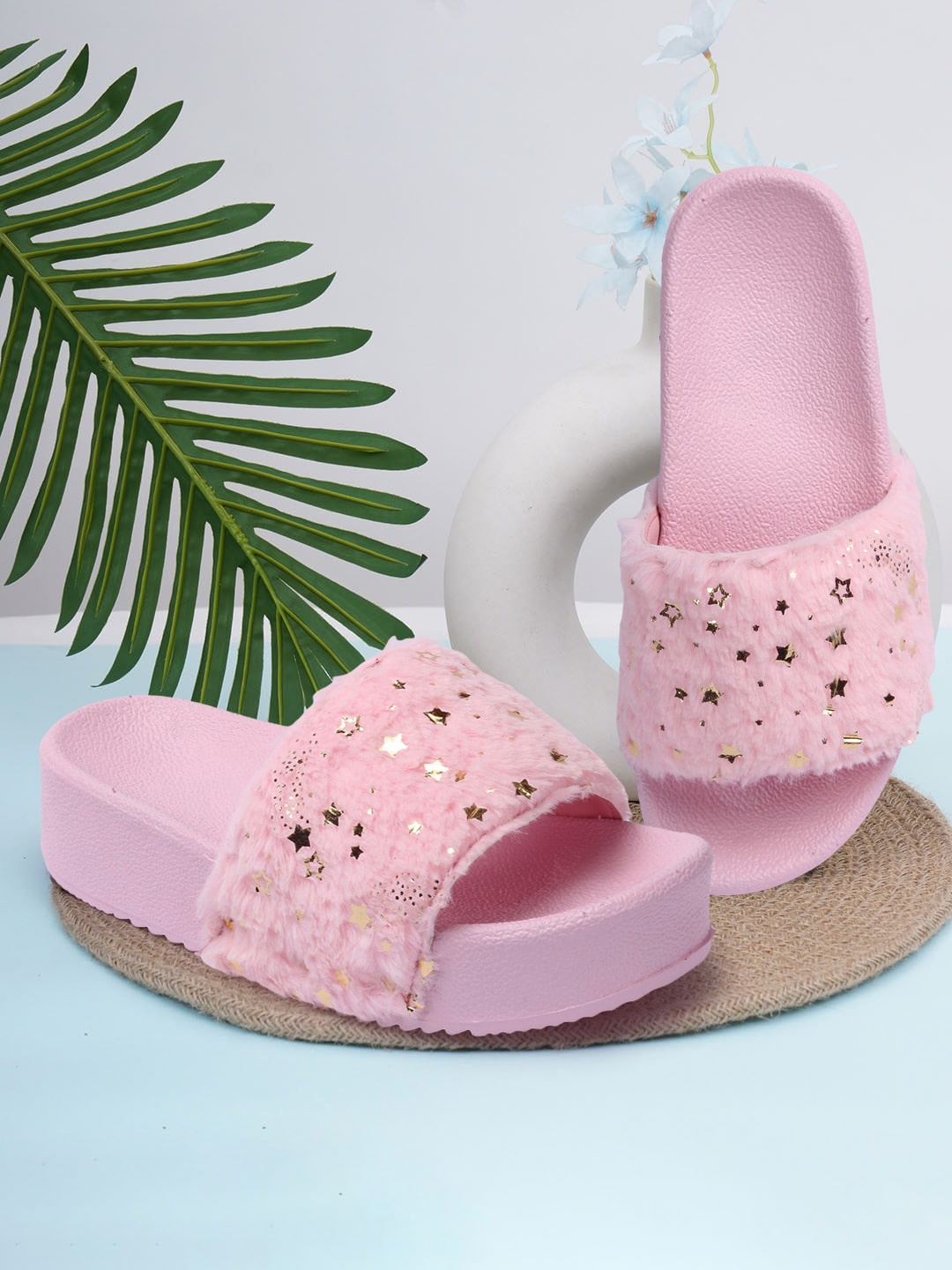 

FEET RUNNER Embellished Open Toe Flats, Pink