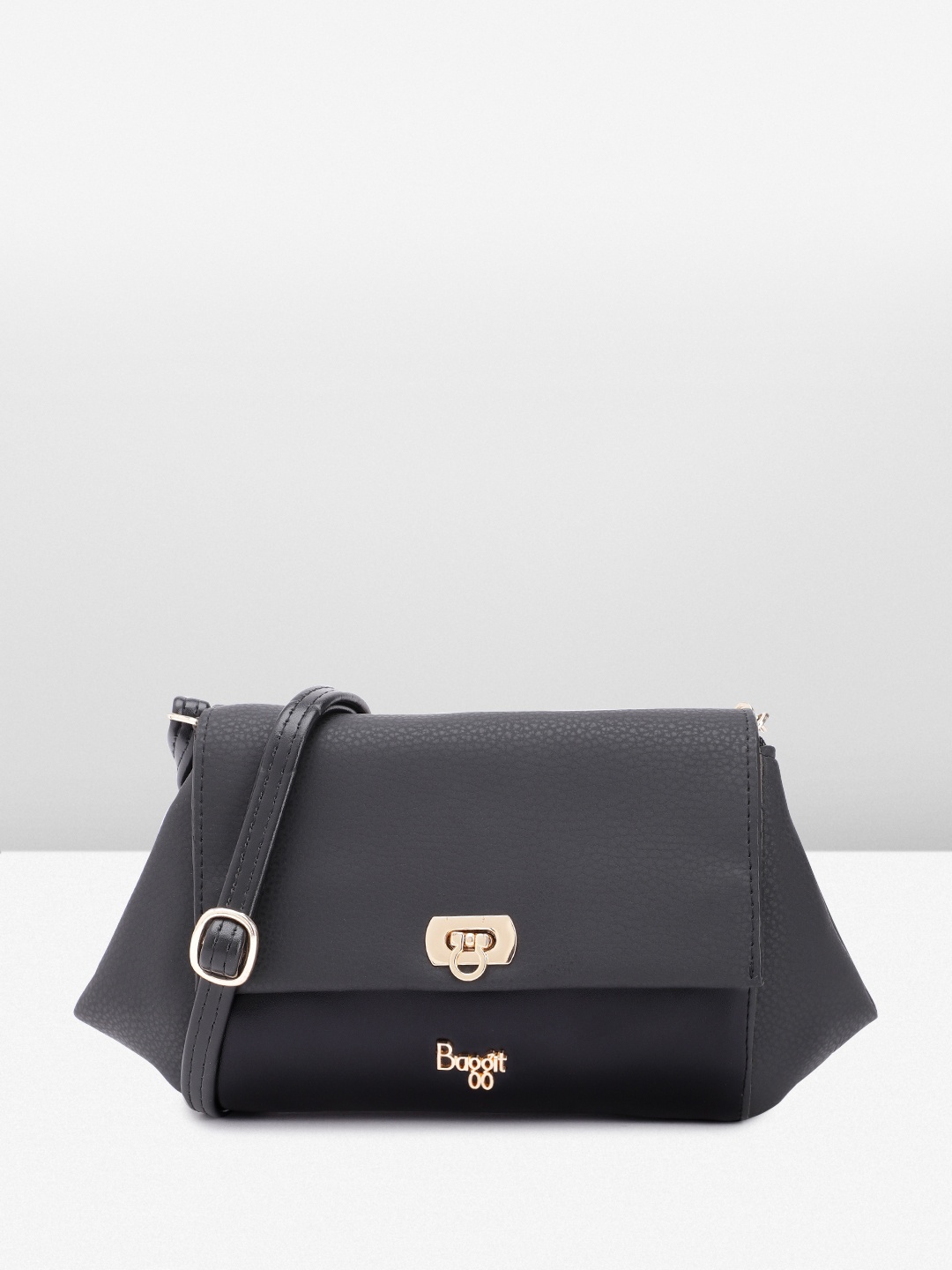 

Baggit Women Solid Sling Bag, Black