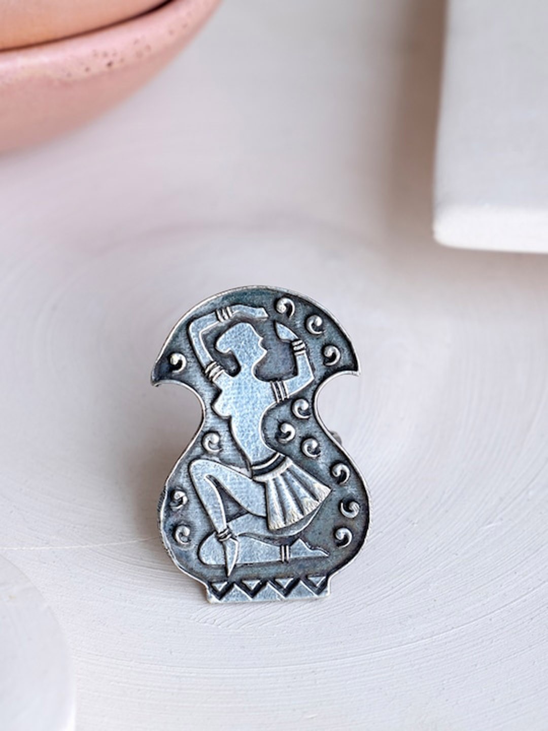 

Infuzze Silver Plated Oxidised Finger Ring
