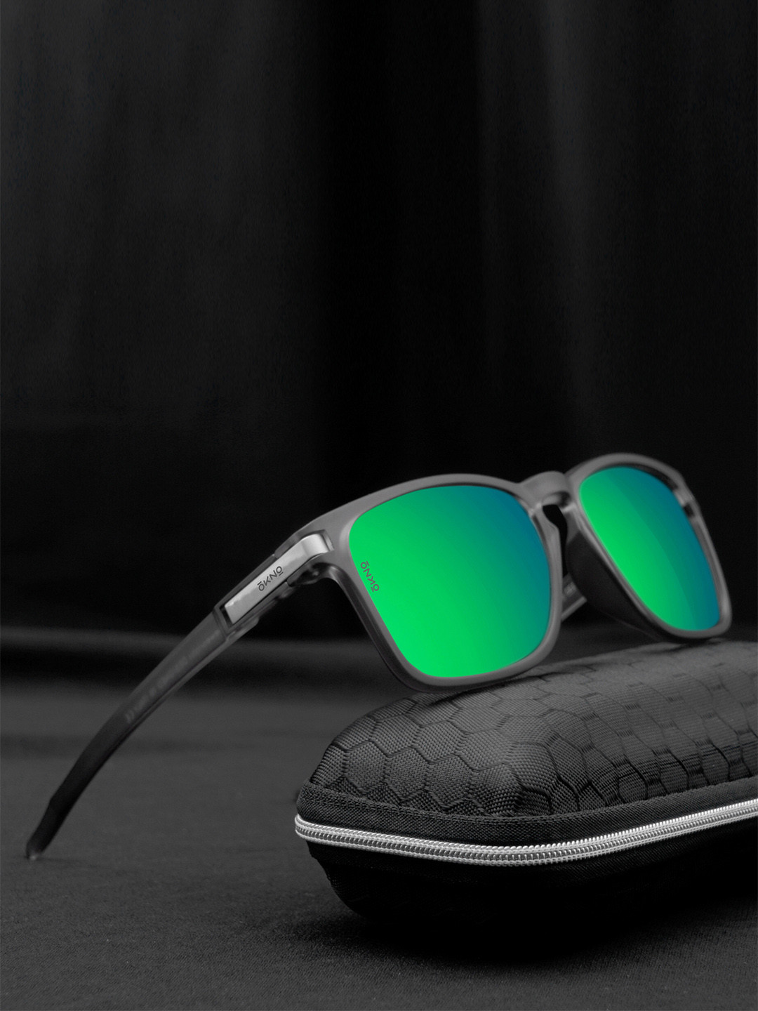 

OKNO Unisex Green Lens & Black Rectangle Sunglasses with Polarised Lens