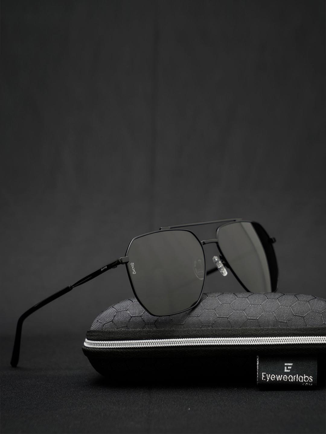 

OKNO Unisex Square Sunglasses with Polarised Lens OKCNickfurySC1EL1087-M, Black